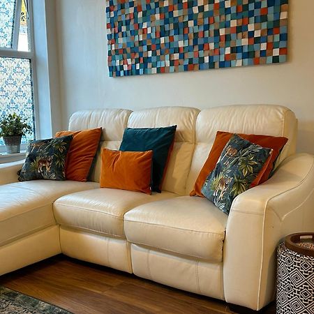 Homely Victorian Terraced Town House With Parking. Taunton Eksteriør billede