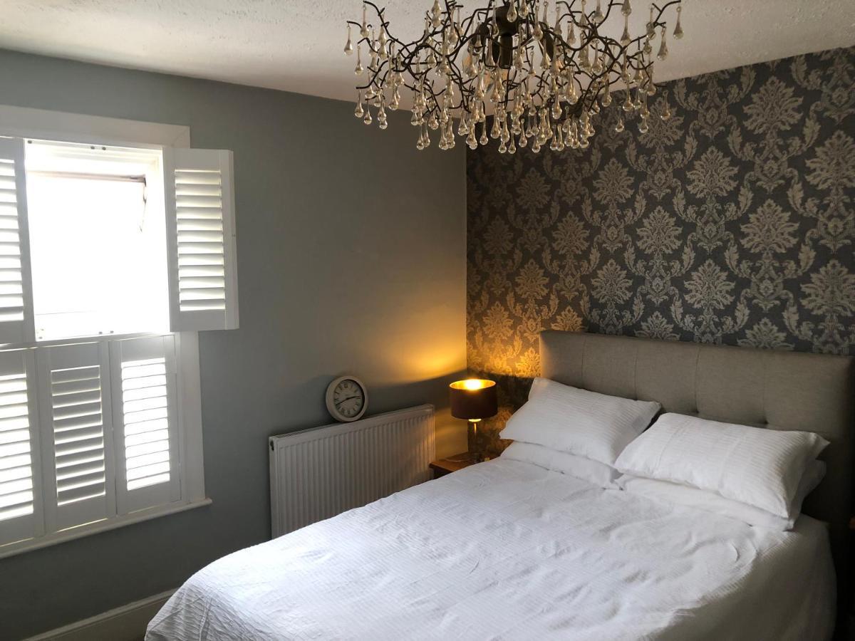 Homely Victorian Terraced Town House With Parking. Taunton Eksteriør billede